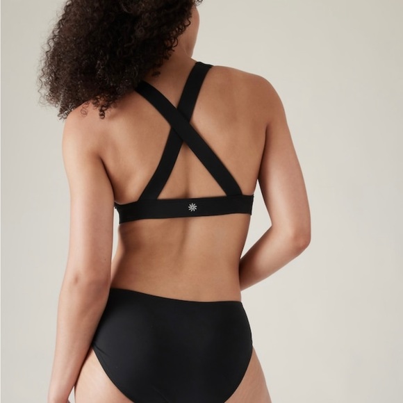 NWT-Athleta Black Riptide Bikini Top, Small D-DD - Picture 2 of 5